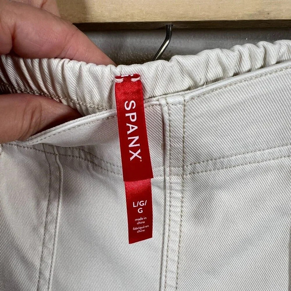 Spanx Stretch Twill Cargo Jogger Pant Size Large Beige Slimming Utility Minimal - Picture 4 of 12
